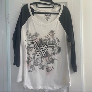 Torrid Shirt SZ 00X Wonder Woman Baseball Tee